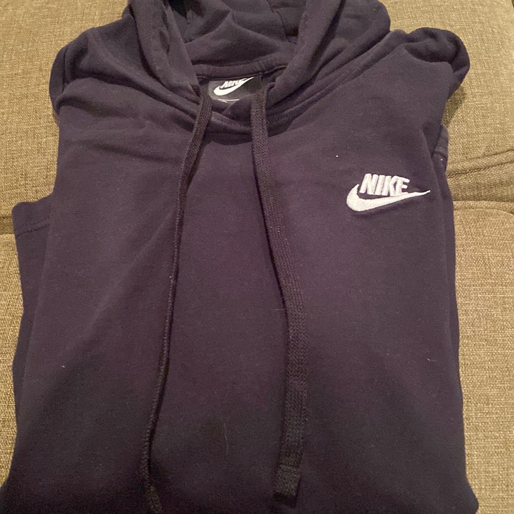 Mens black Nike lightweight hoodie. Size medium.